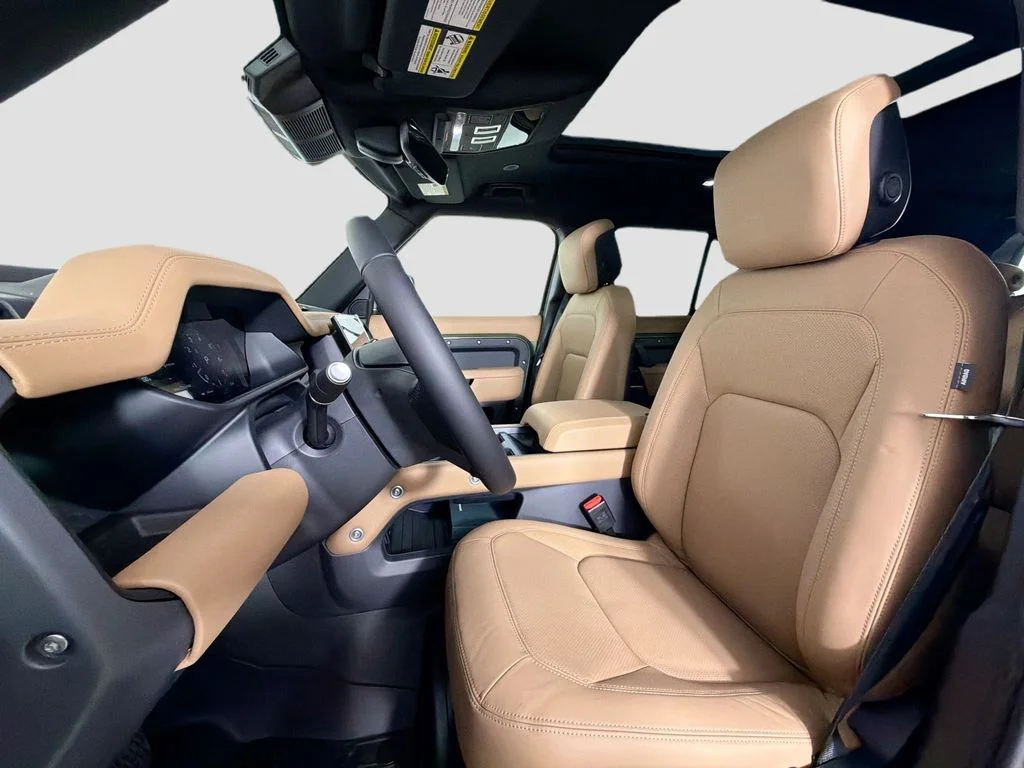 New 2026 Woolstone Green Land Rover X-Dynamic SE image 22