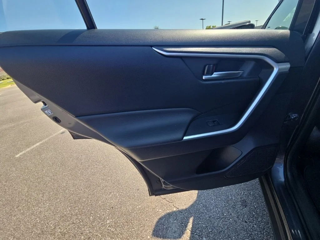 Used 2019 Gray Toyota XLE image 8