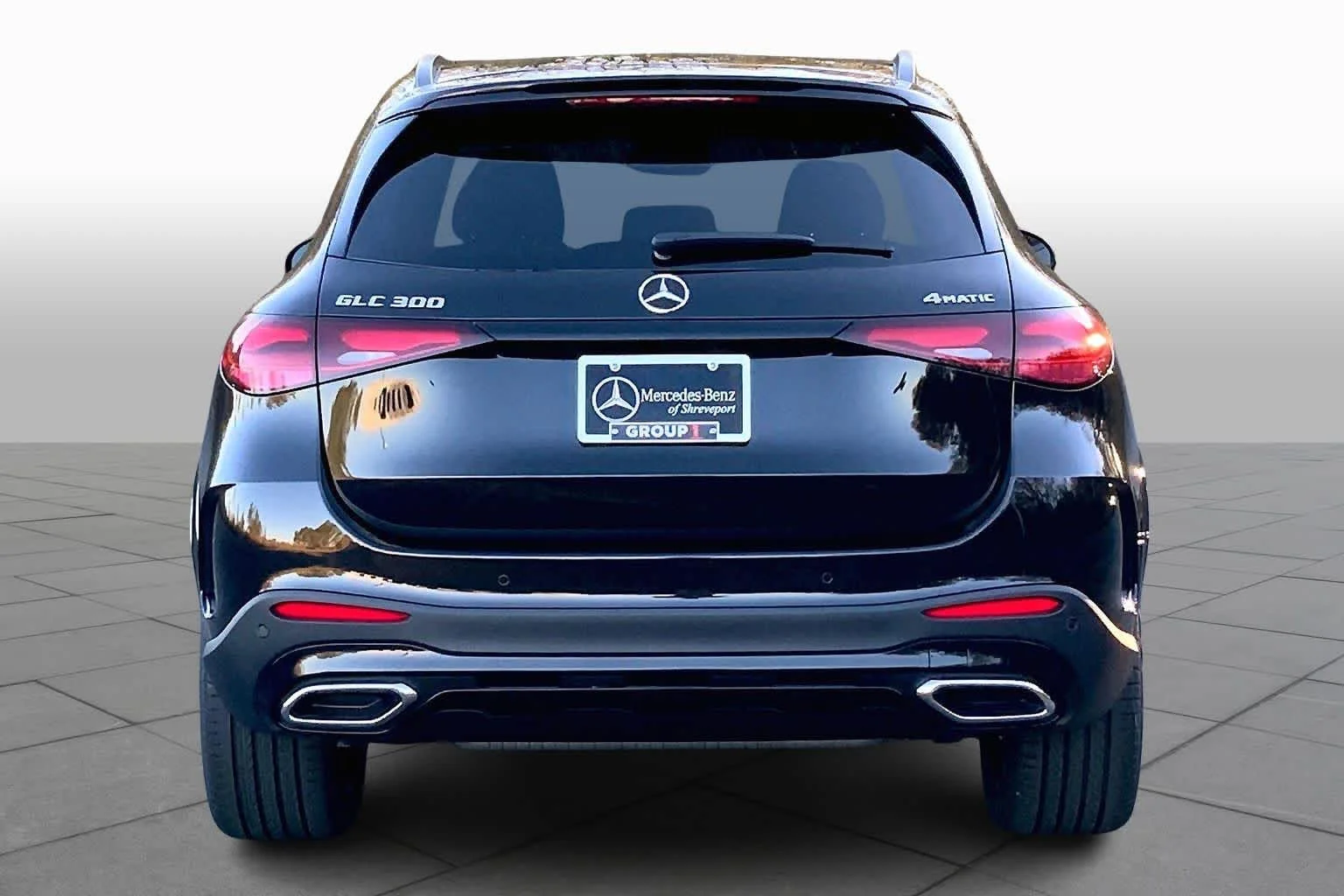 New 2026 Obsidian Black Metallic Mercedes-Benz GLC 300 image 4