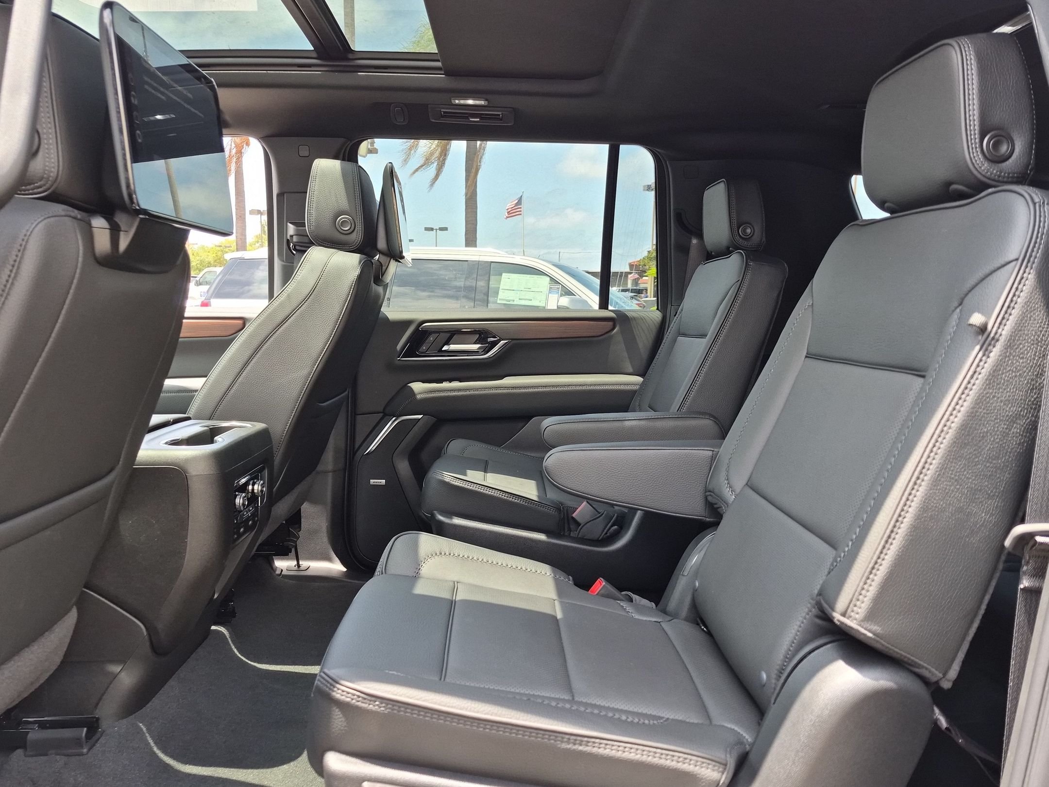 2026 GMC Yukon XL Denali - Photo 29