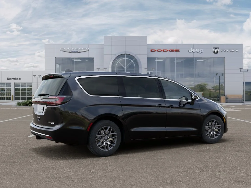 New 2027 Diamond Black Crystal Pearl-Coat Exterior Paint Chrysler Limited image 4