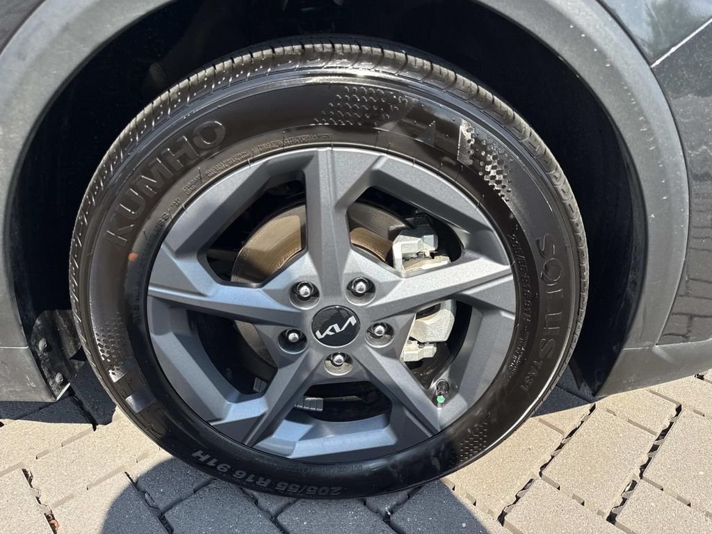 Used 2026 Gray Kia LXS image 9
