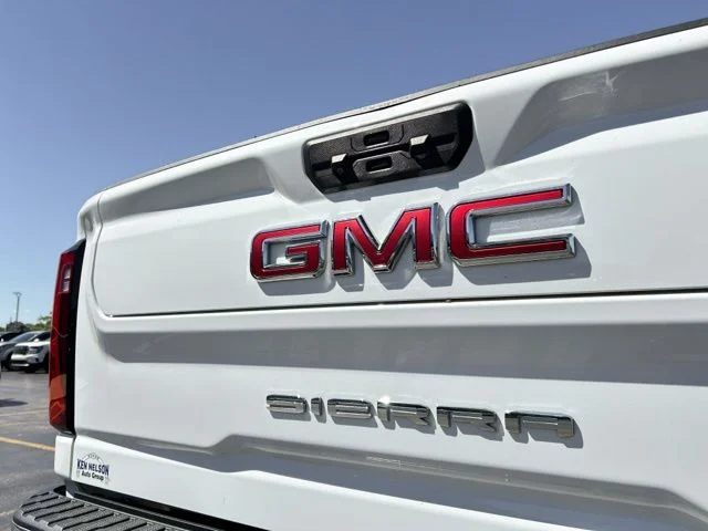 Used 2024 White GMC SLT image 10