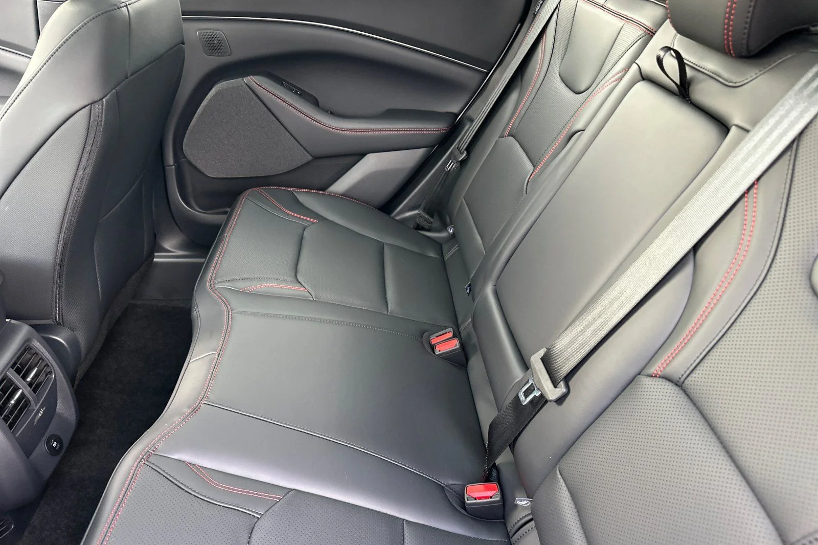 New 2026 Star White Metallic Tri-coat Ford Premium image 8