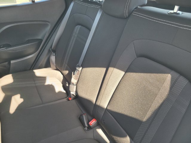 Used 2025 White Hyundai SEL image 15