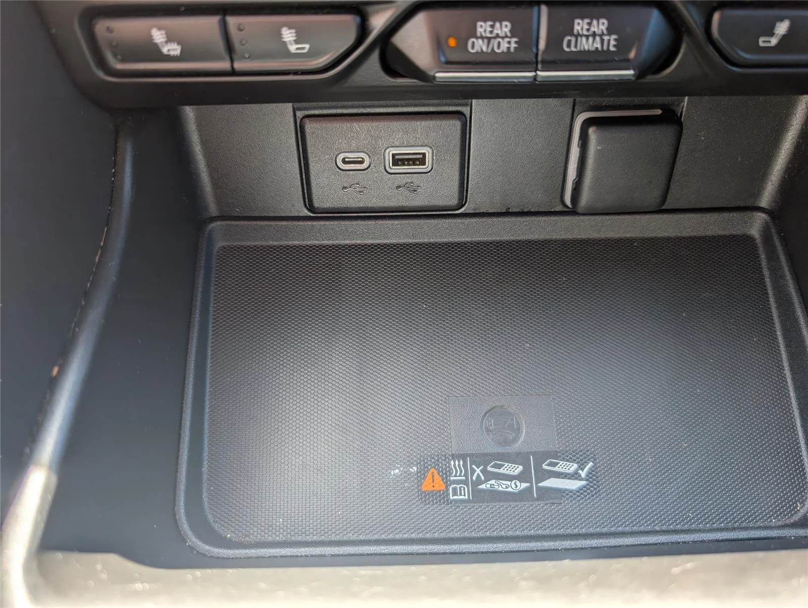 Used 2022 Black Chevrolet Z71 image 16