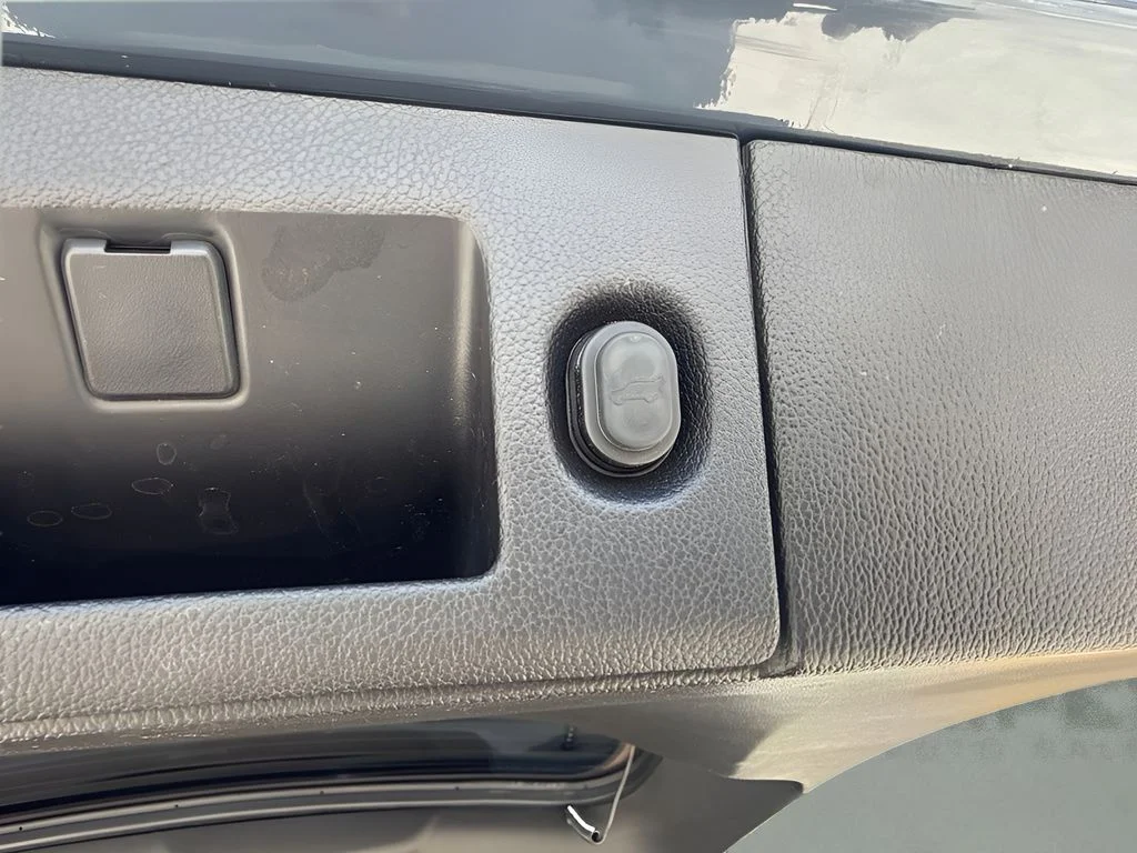 Used 2019 Gray Chevrolet Premier image 33
