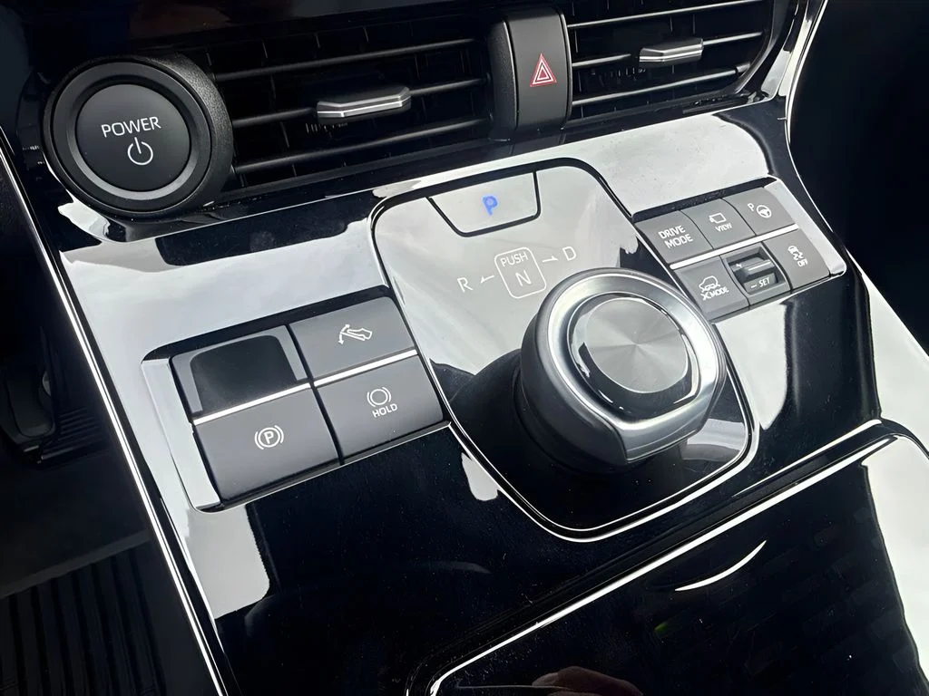 Used 2023 White Subaru Touring image 15