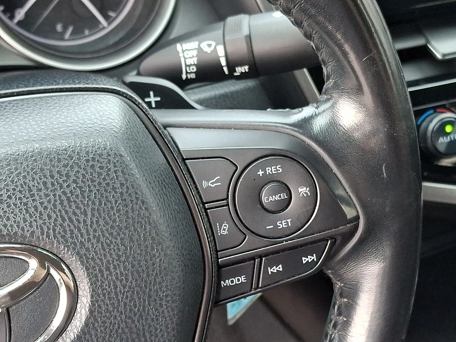 Used 2021 White Toyota SE image 20