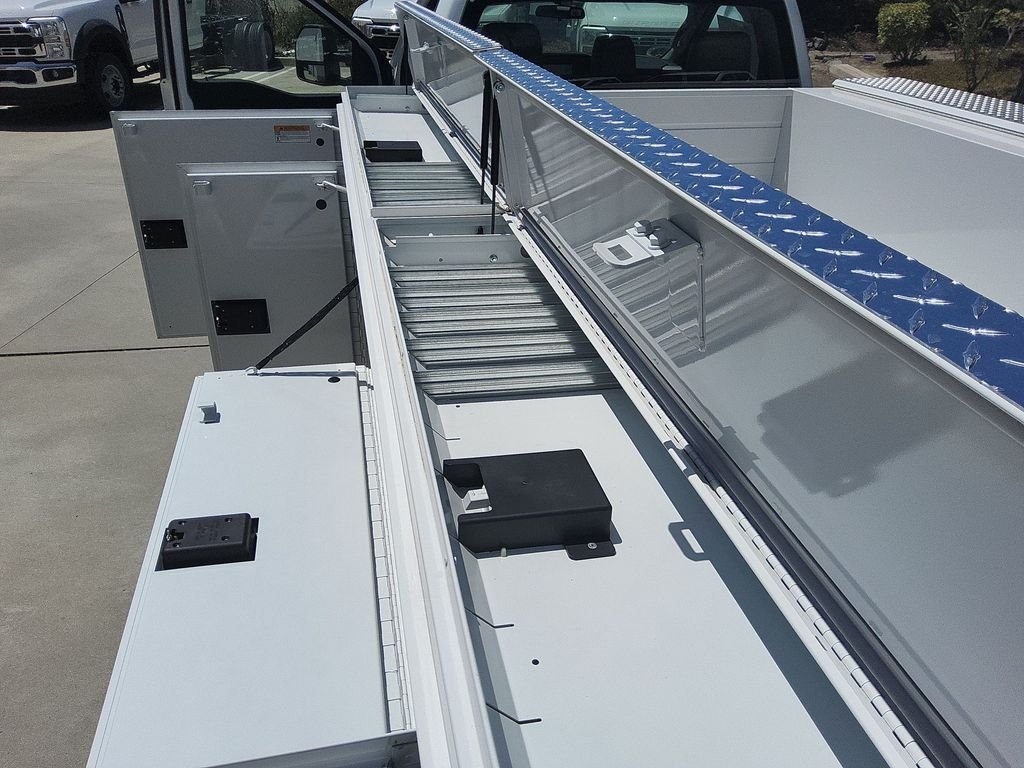 New 2025 Oxford White Ford XL image 19