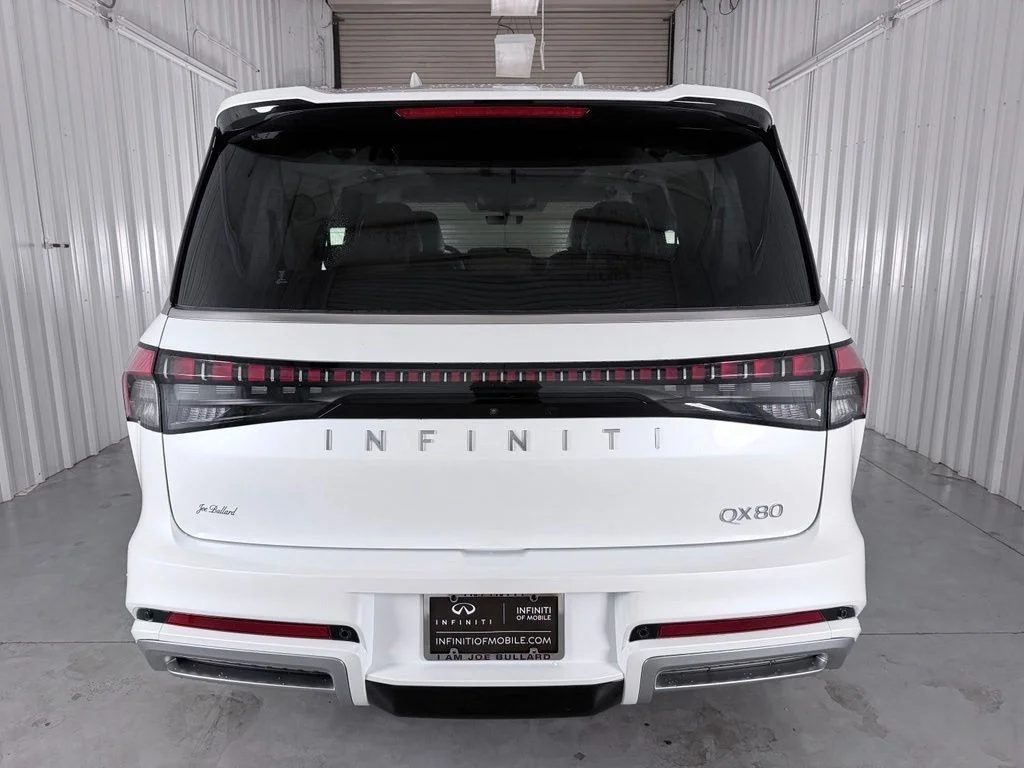 New 2027 RADIANT WHITE INFINITI Luxe 2WD image 5