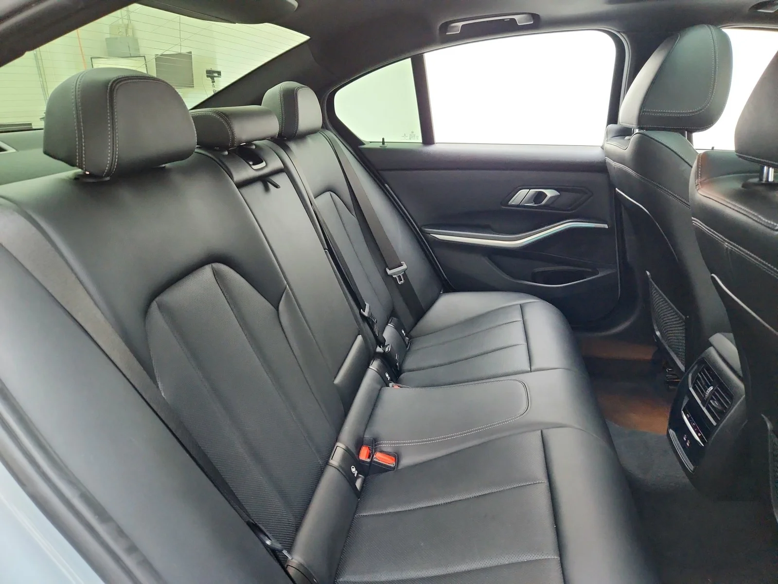 Used 2023 Brooklyn Grey Metallic BMW 330e image 32