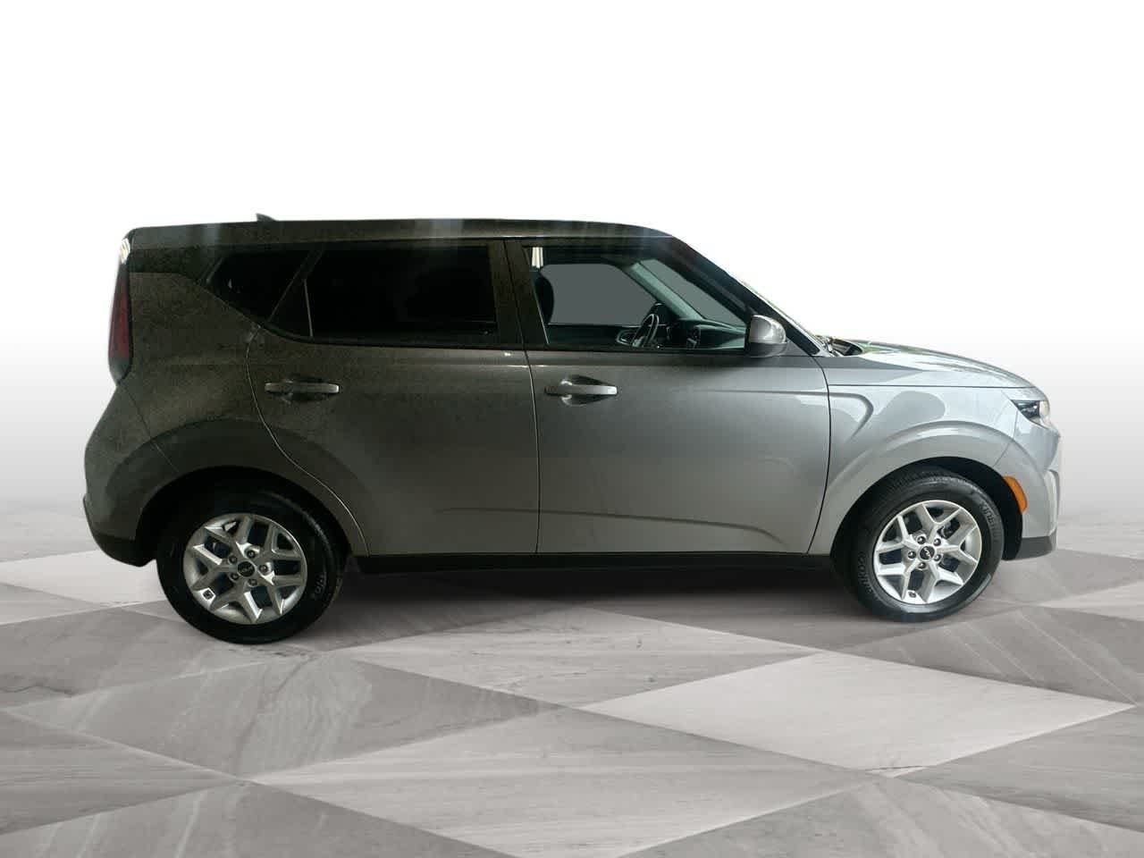 Used 2025 Steel Gray Kia LX image 9