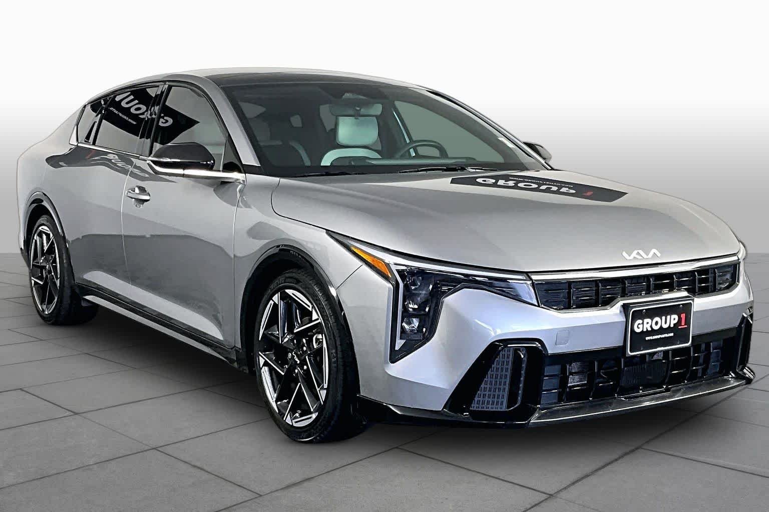 Used 2025 Steel Gray Kia GT-Line image 3