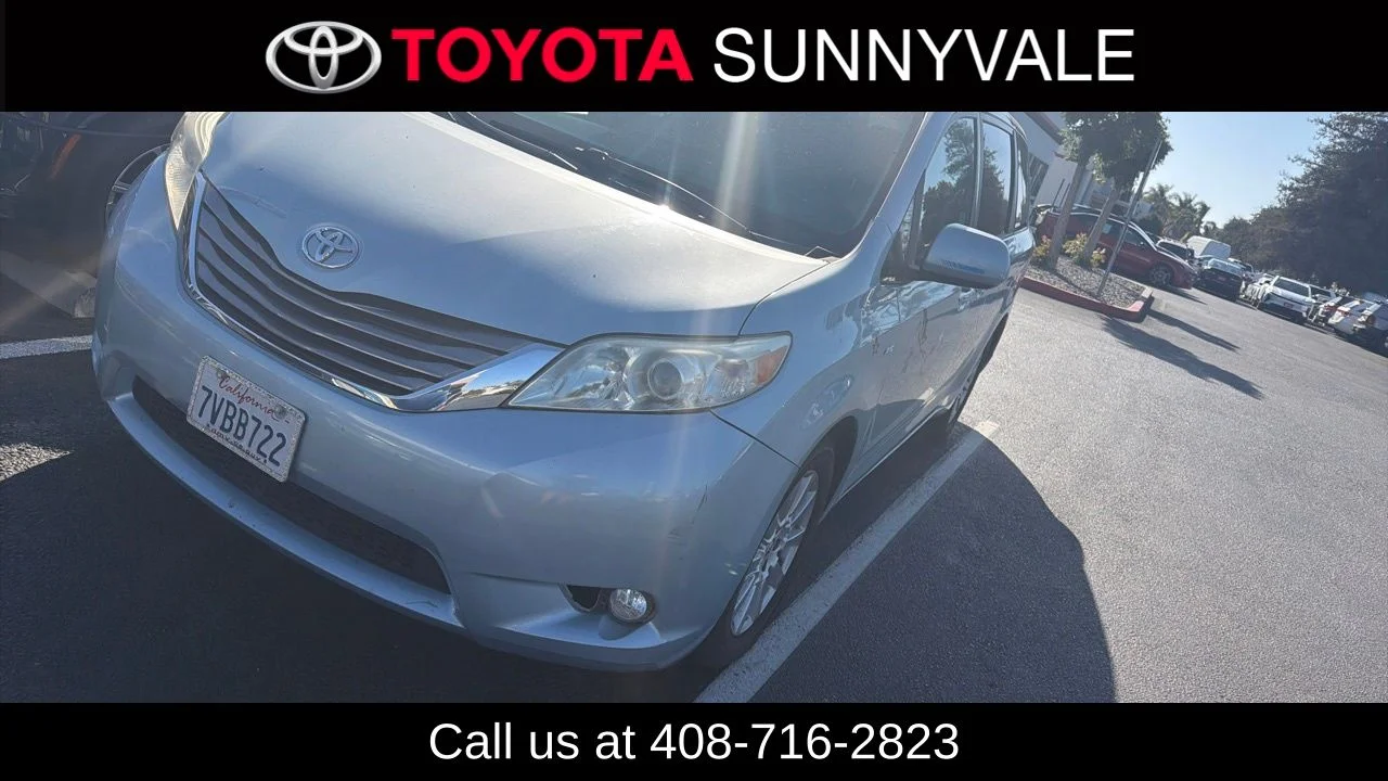 Used 2017 Blue Toyota XLE Premium image 1