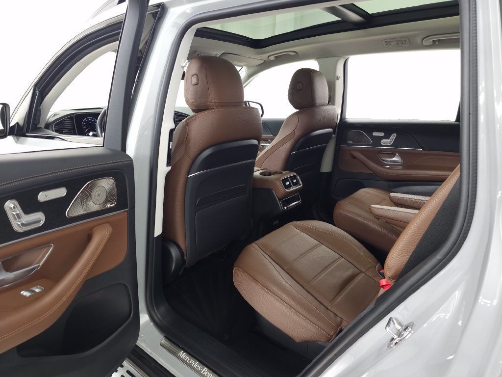 Used 2024  Mercedes-Benz GLS 580 image 42