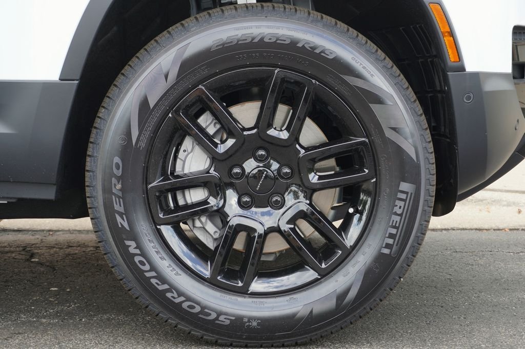 New 2026 Fuji White Land Rover S image 8