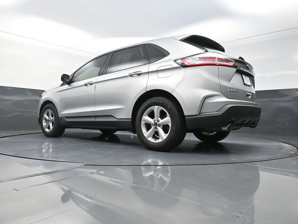 Used 2019 Silver Ford SE image 25