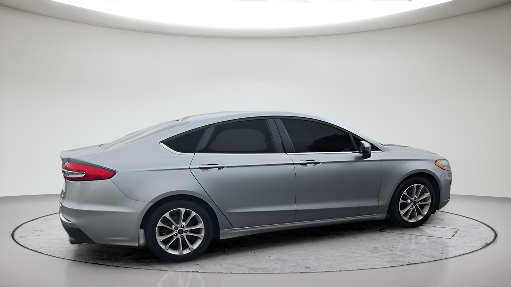 Used 2020 Silver Metallic Ford SE image 2