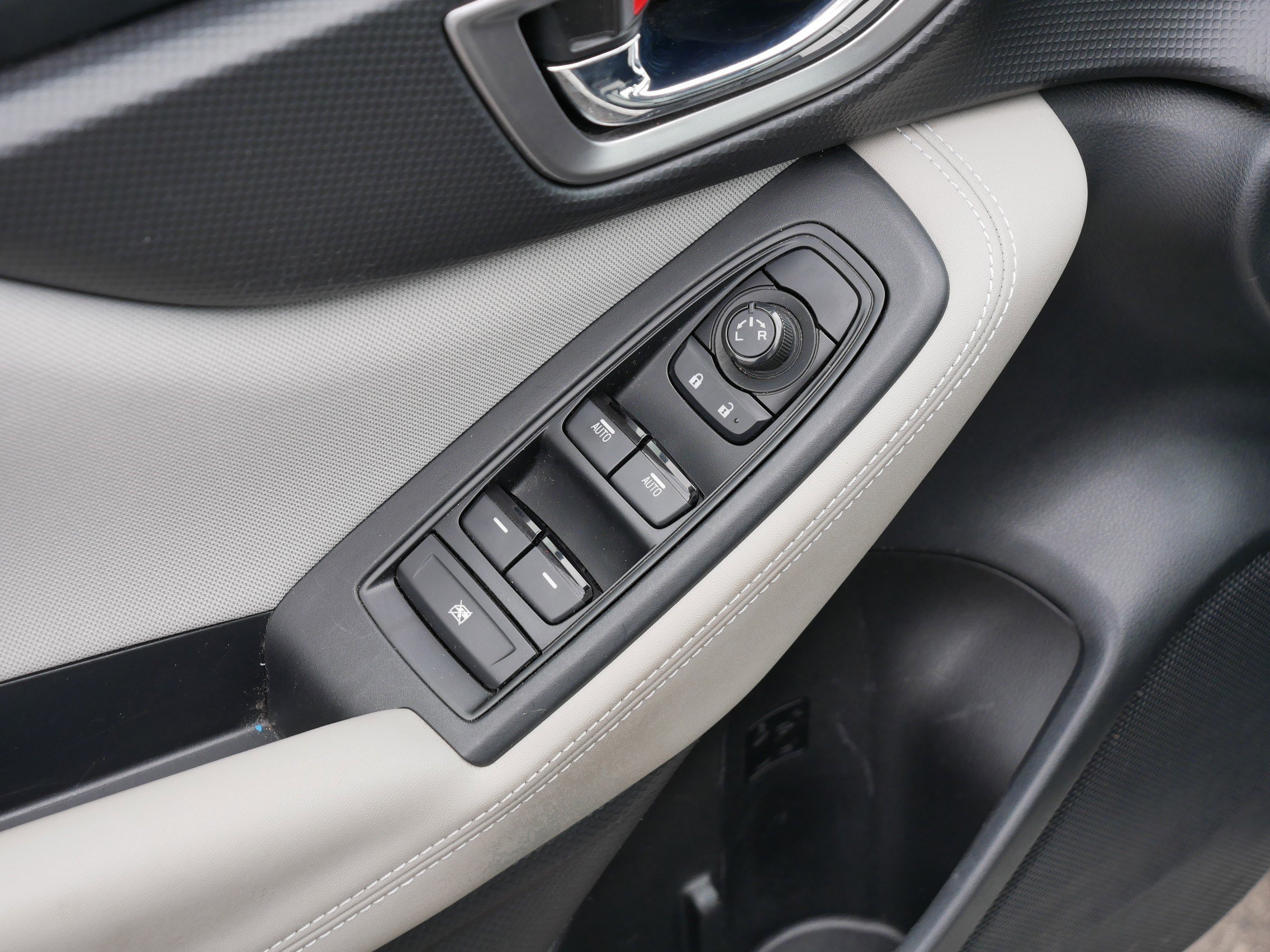 Used 2023 Crystal White Pearl Subaru Premium image 19