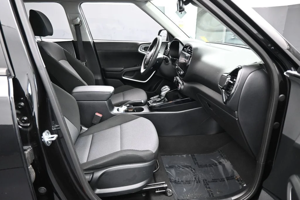 Used 2023 Fusion Black Kia S image 38