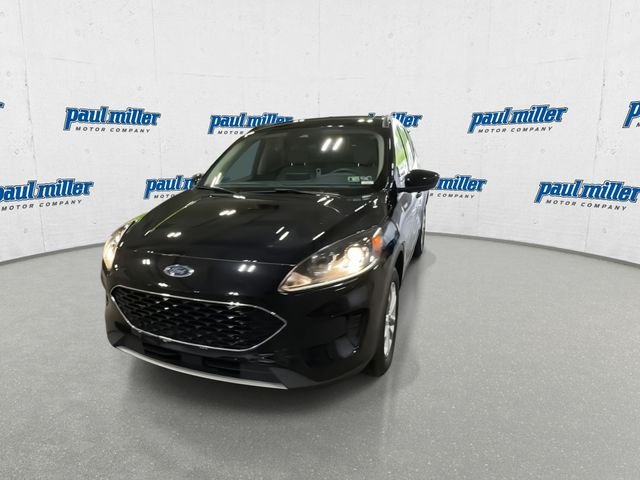 Used 2020 Black Metallic Ford SE image 4