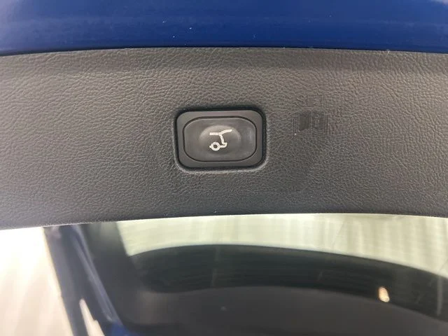 Used 2022 Blue Ford SEL image 29