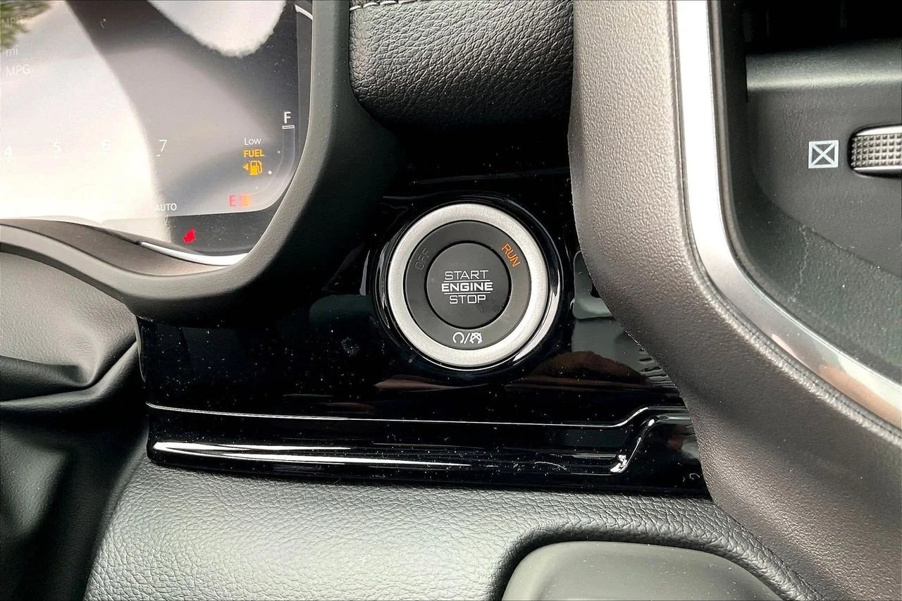 New 2026 Ivory White Tri-Coat Pearl-Coat Exterior Paint RAM Laramie image 19