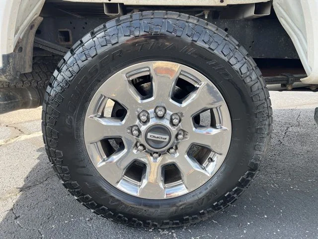 Used 2019 White Ford Lariat image 19
