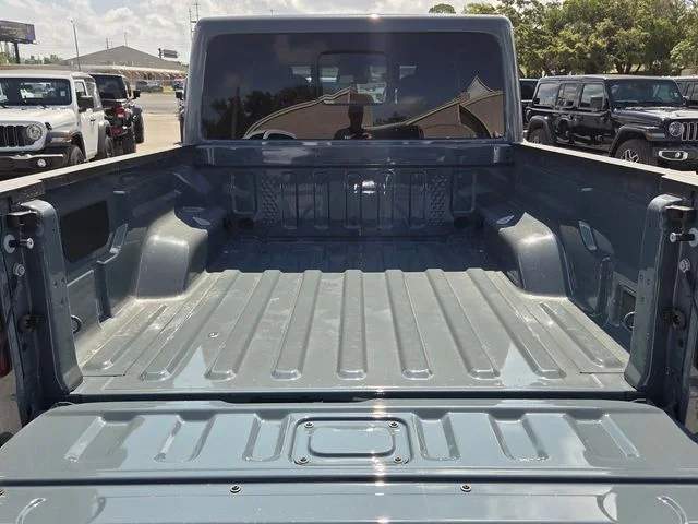 New 2026 Anvil Clear-Coat Exterior Paint Jeep Rubicon X image 7