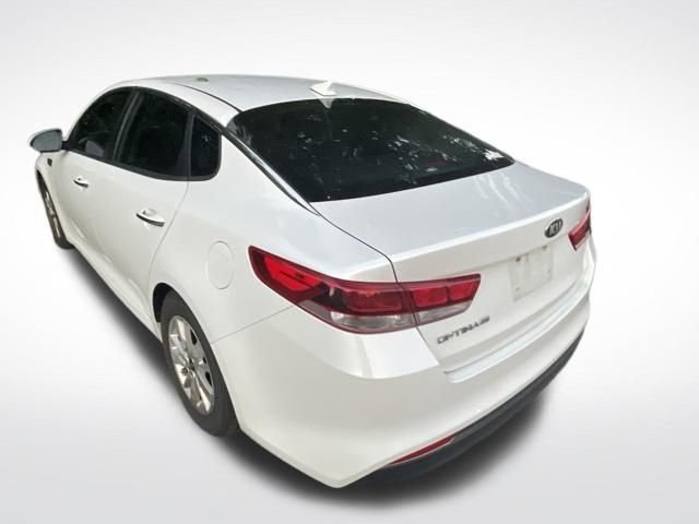 Used 2017 Snow White Pearl Kia LX image 5