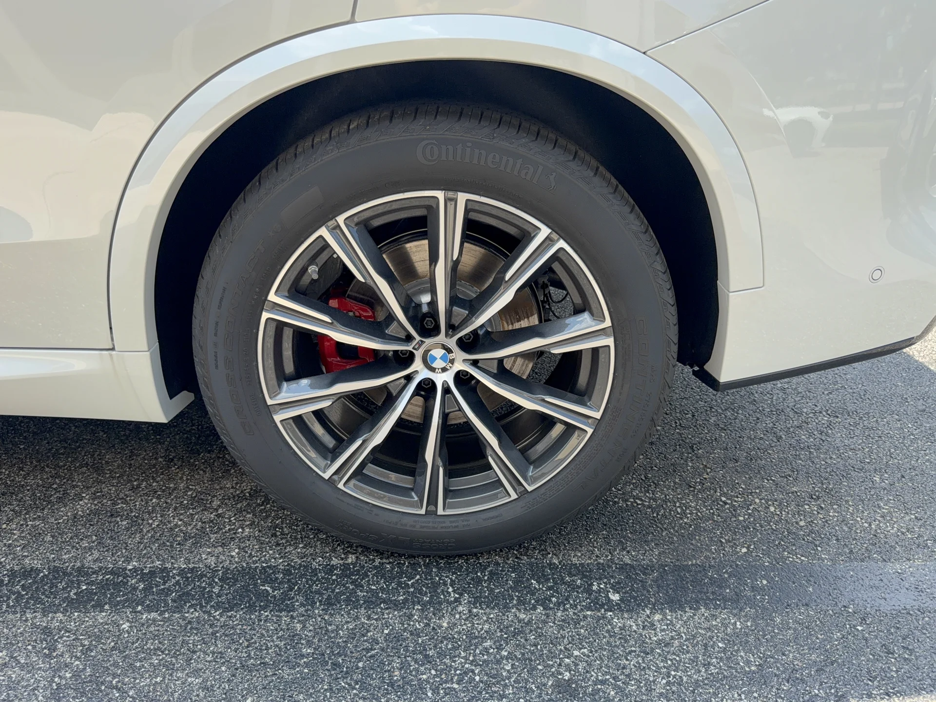 New 2026 Mineral White Metallic BMW xDrive40i image 30