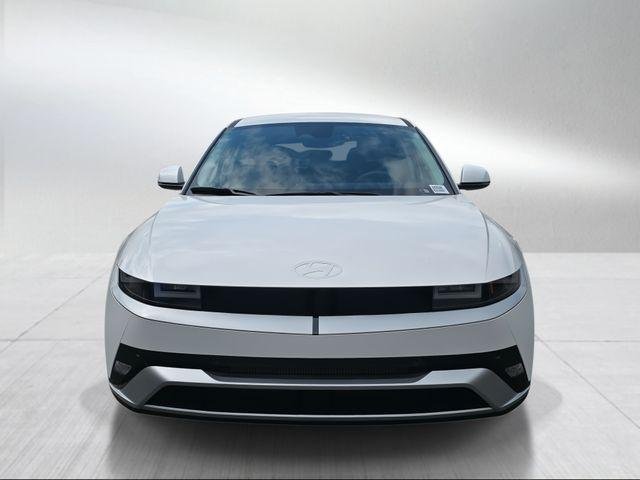 New 2026 White Hyundai SE image 8