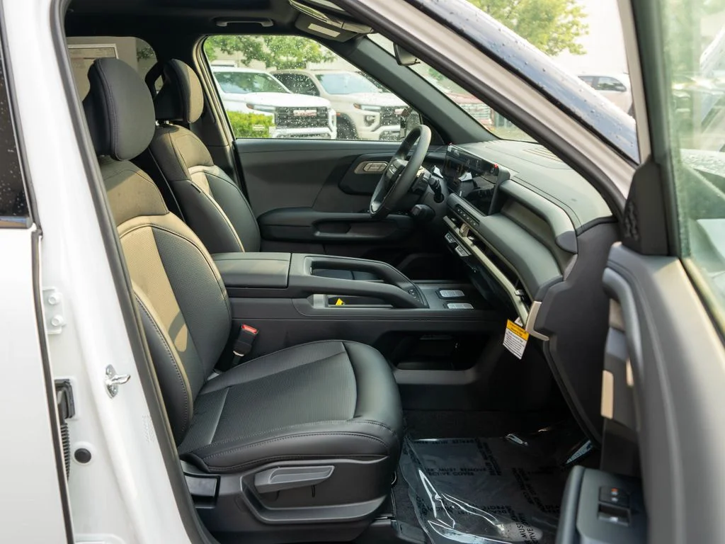 New 2027 Glacial White Pearl Kia S image 10