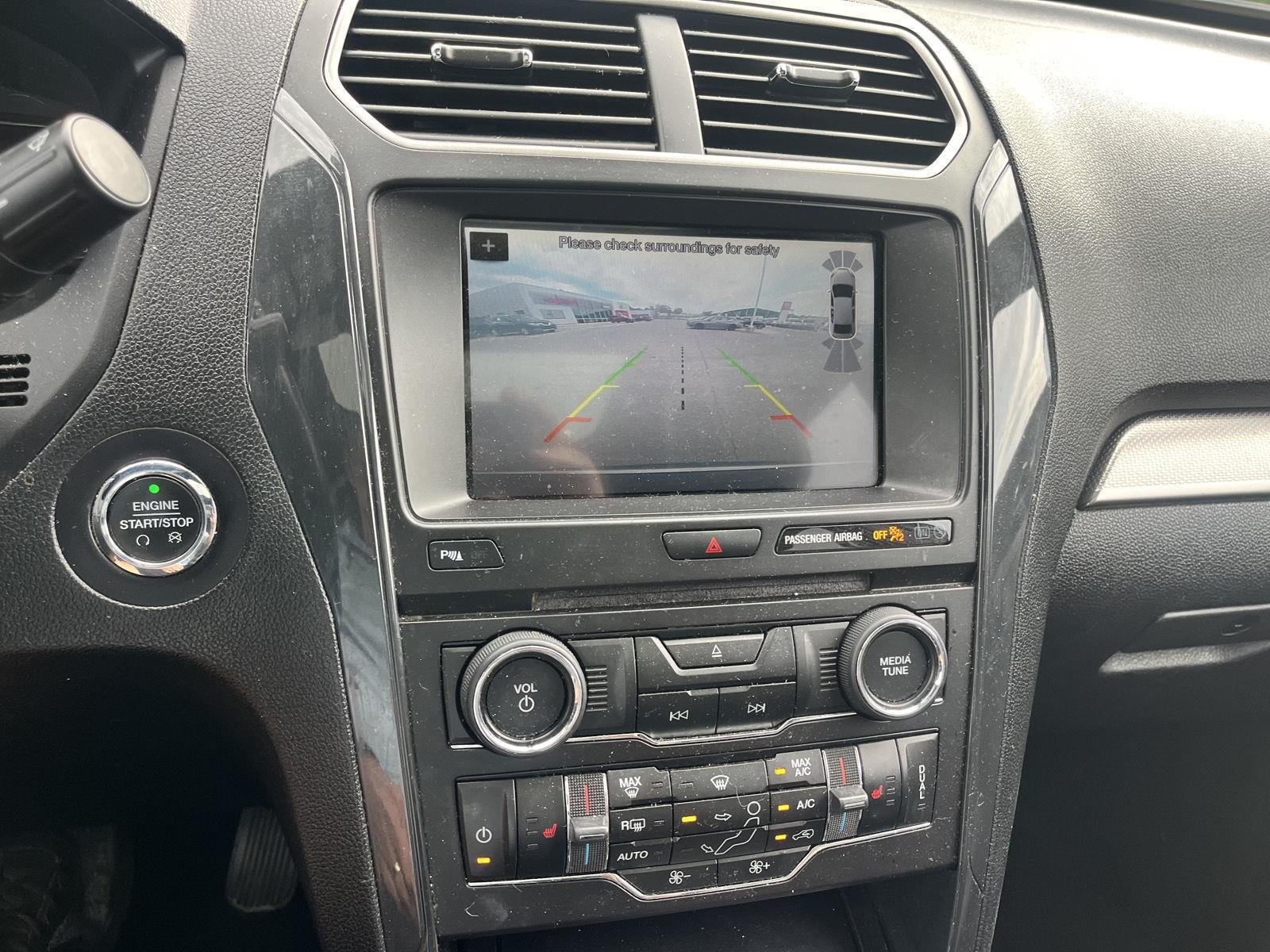 Used 2018 Blue Ford XLT image 34