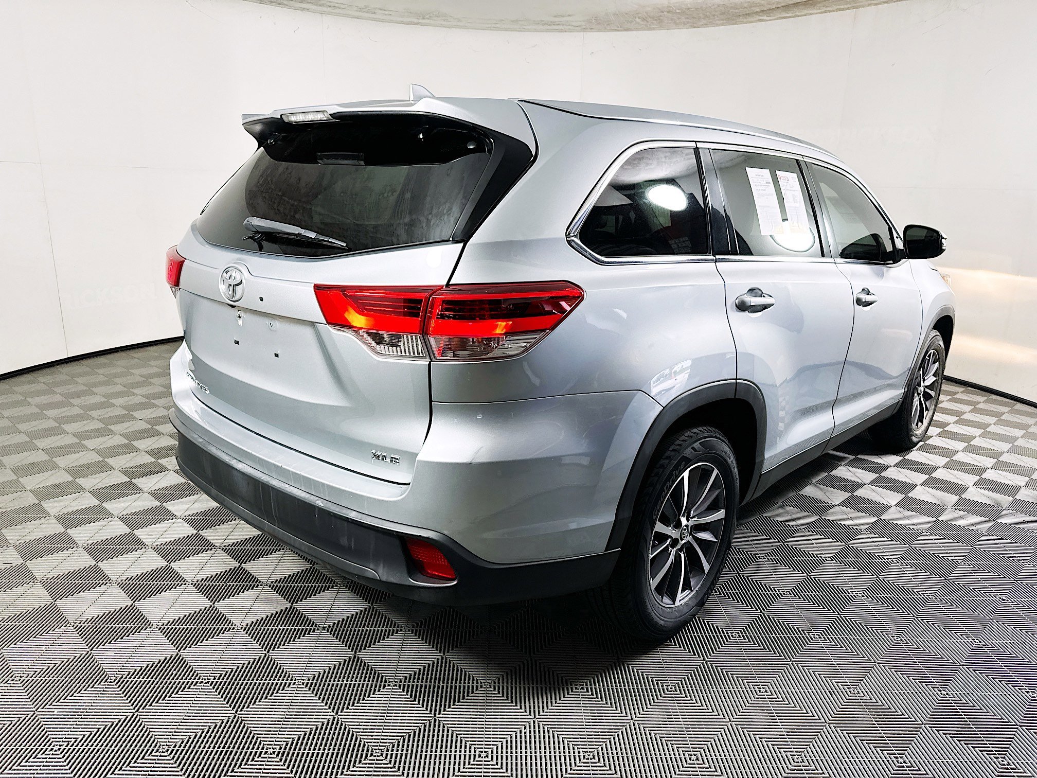 2019 Toyota Highlander thumbnail 5