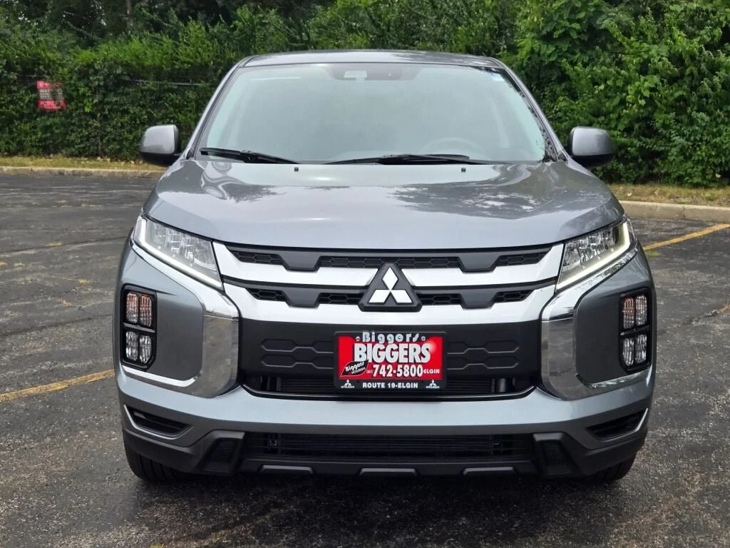 New 2027 Gray Mitsubishi 2.0 ES AWC image 2