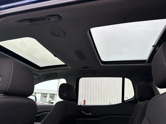 Used 2023 Blue GMC SLE image 19