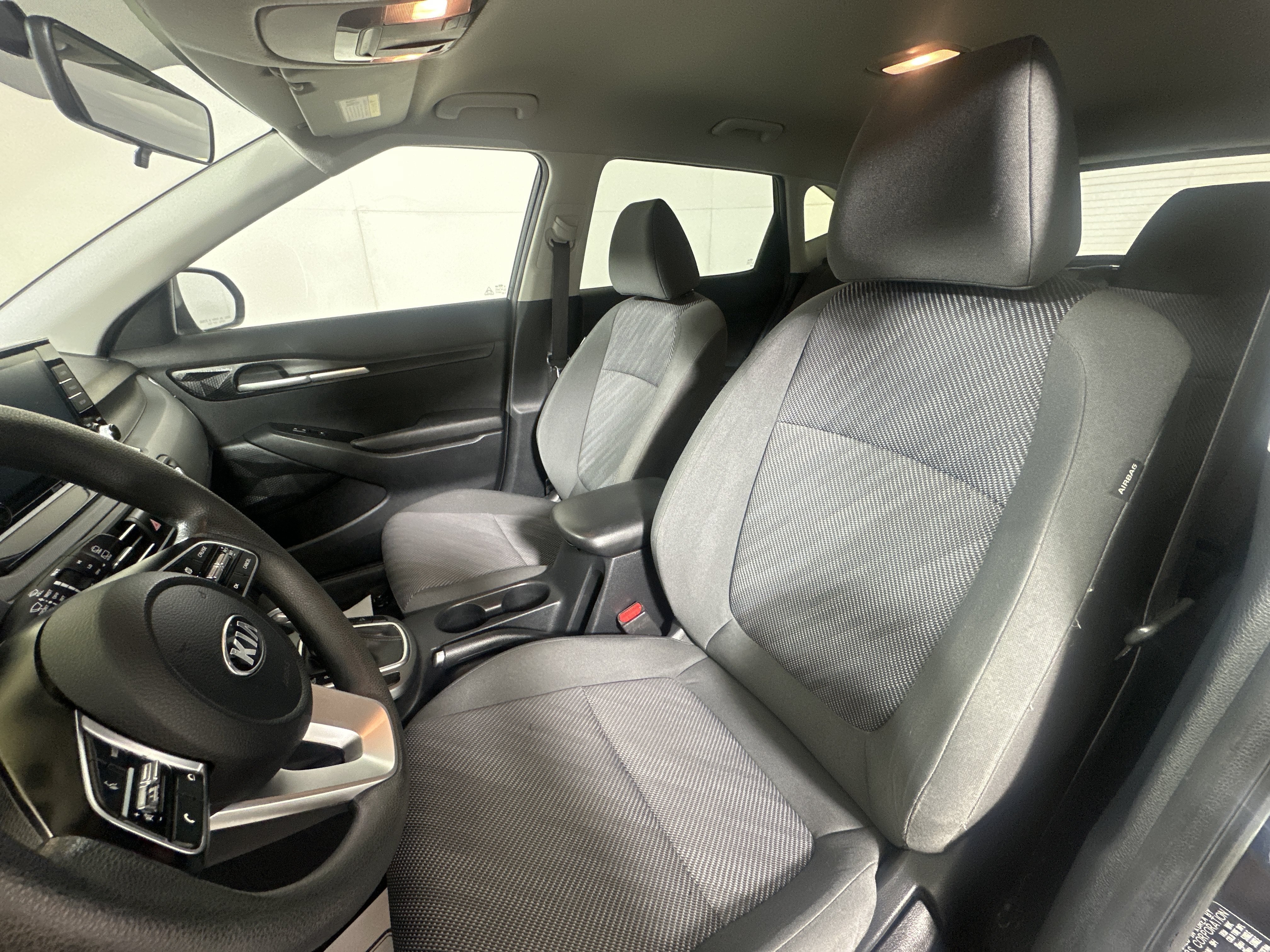 2021 Kia Seltos LX - Photo 9