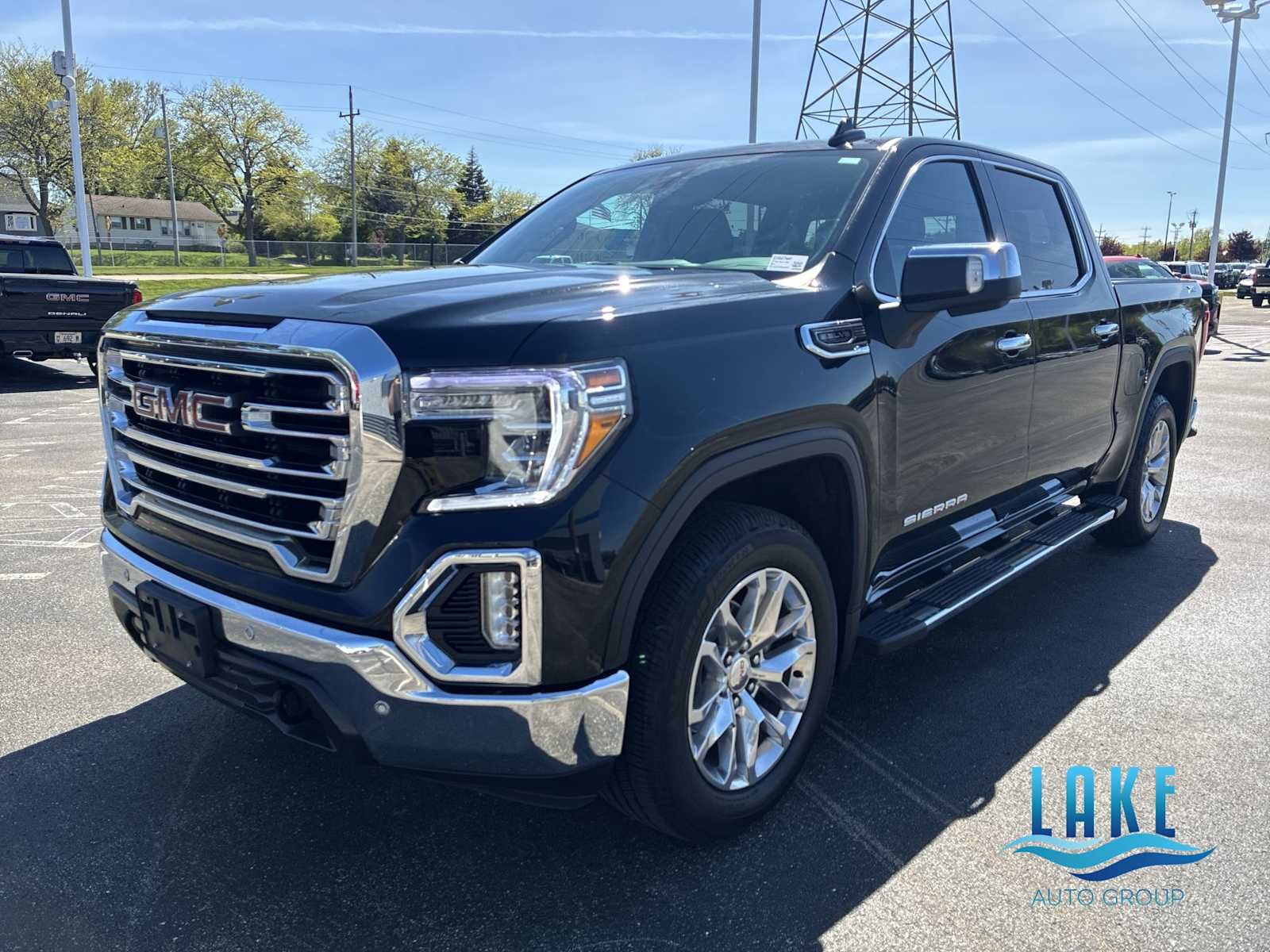 2021 GMC Sierra 4WD Crew Cab Short Box SLT's photo