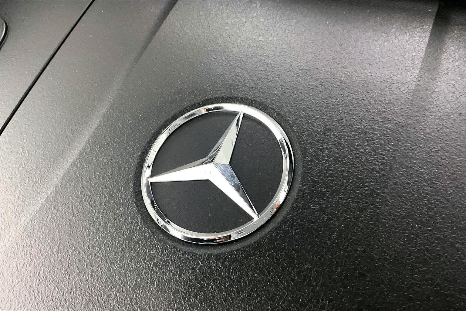 New 2026 MANUFAKTUR Moonlight White Metallic Mercedes-Benz GLE 350 image 17