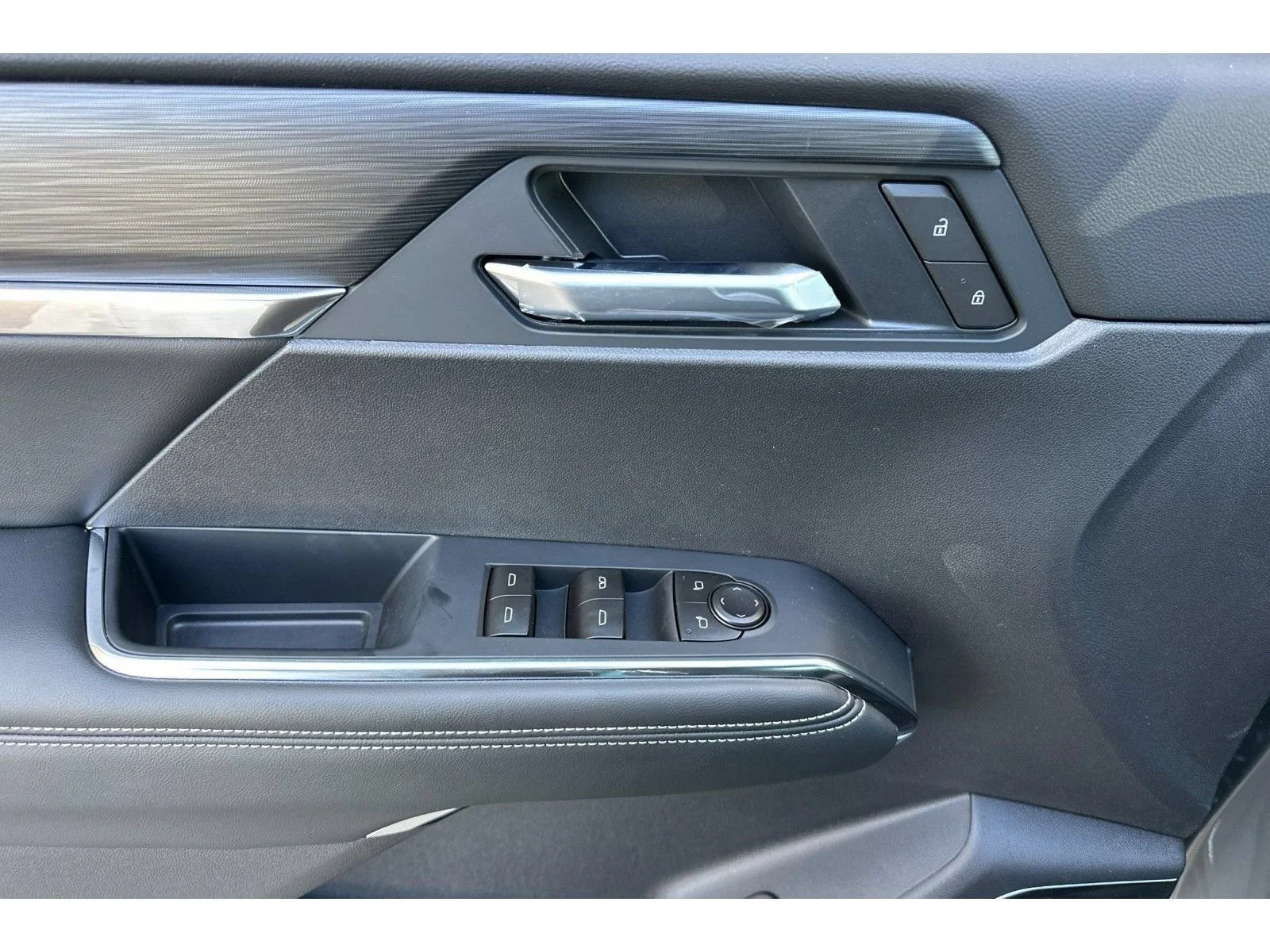 2026 GMC Acadia Elevation - Photo 10