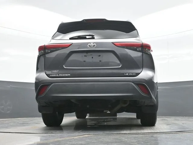 Used 2022 Gray Toyota LE image 18
