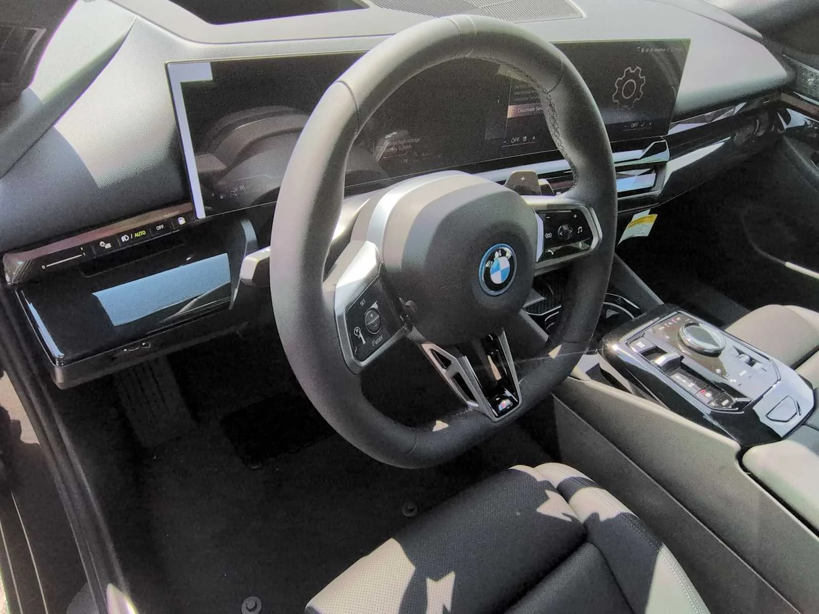 New 2027 Dark Graphite Metallic BMW 550e xDrive image 10