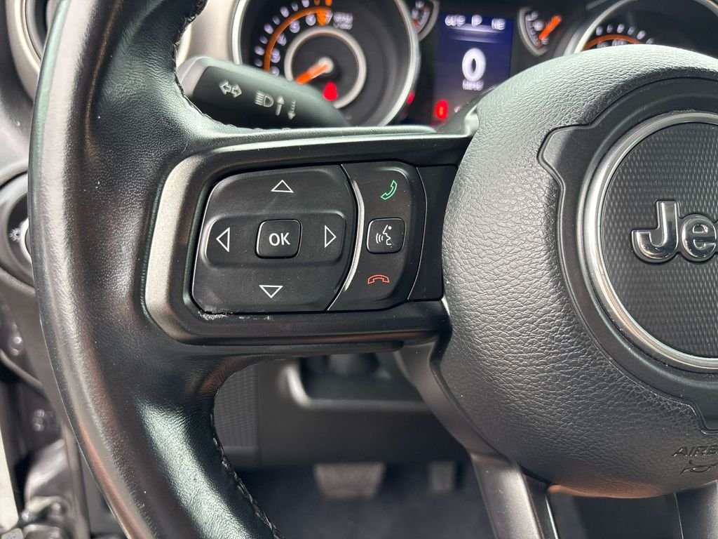 Used 2020 Gray Jeep Sport S image 17