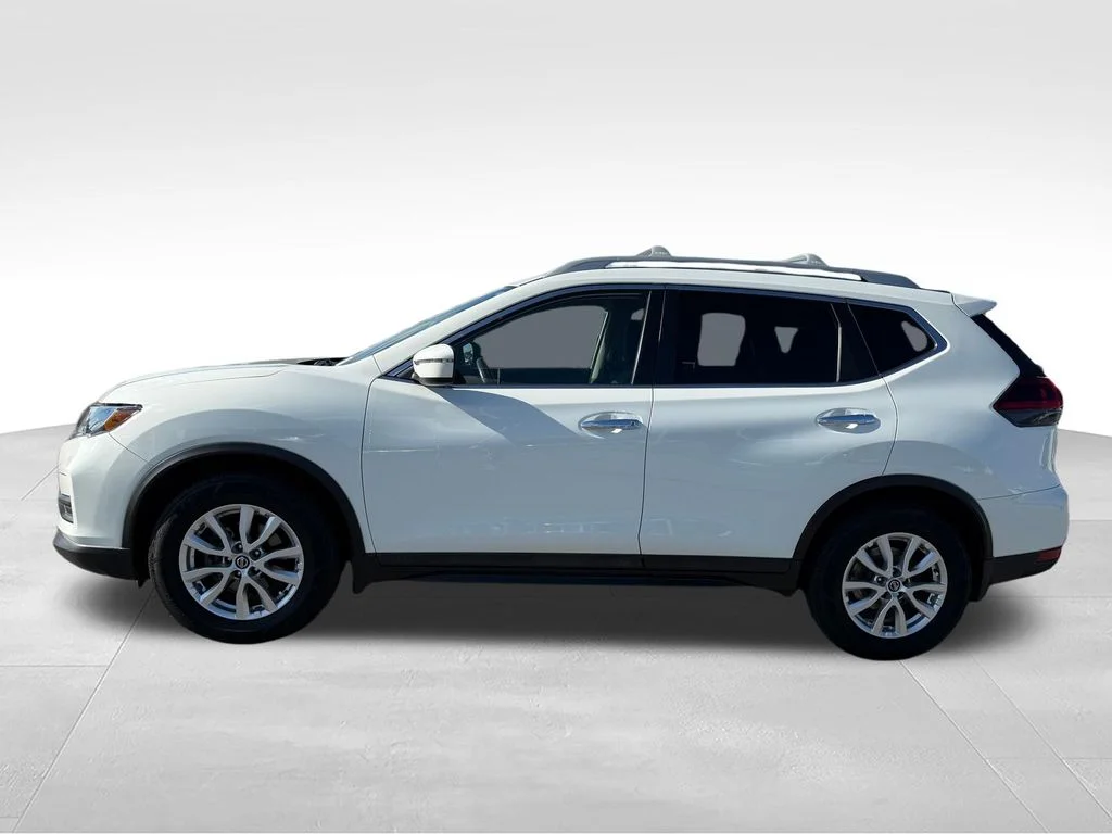 Used 2019 White Nissan S image 2