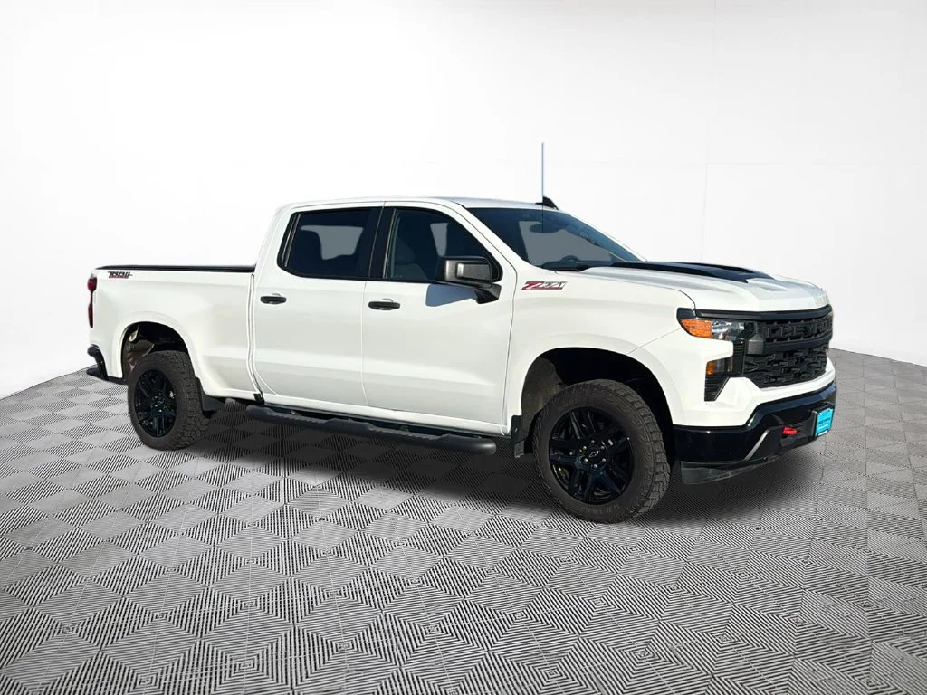 Used 2023 SUMMIT WHITE Chevrolet Custom Trail Boss image 5
