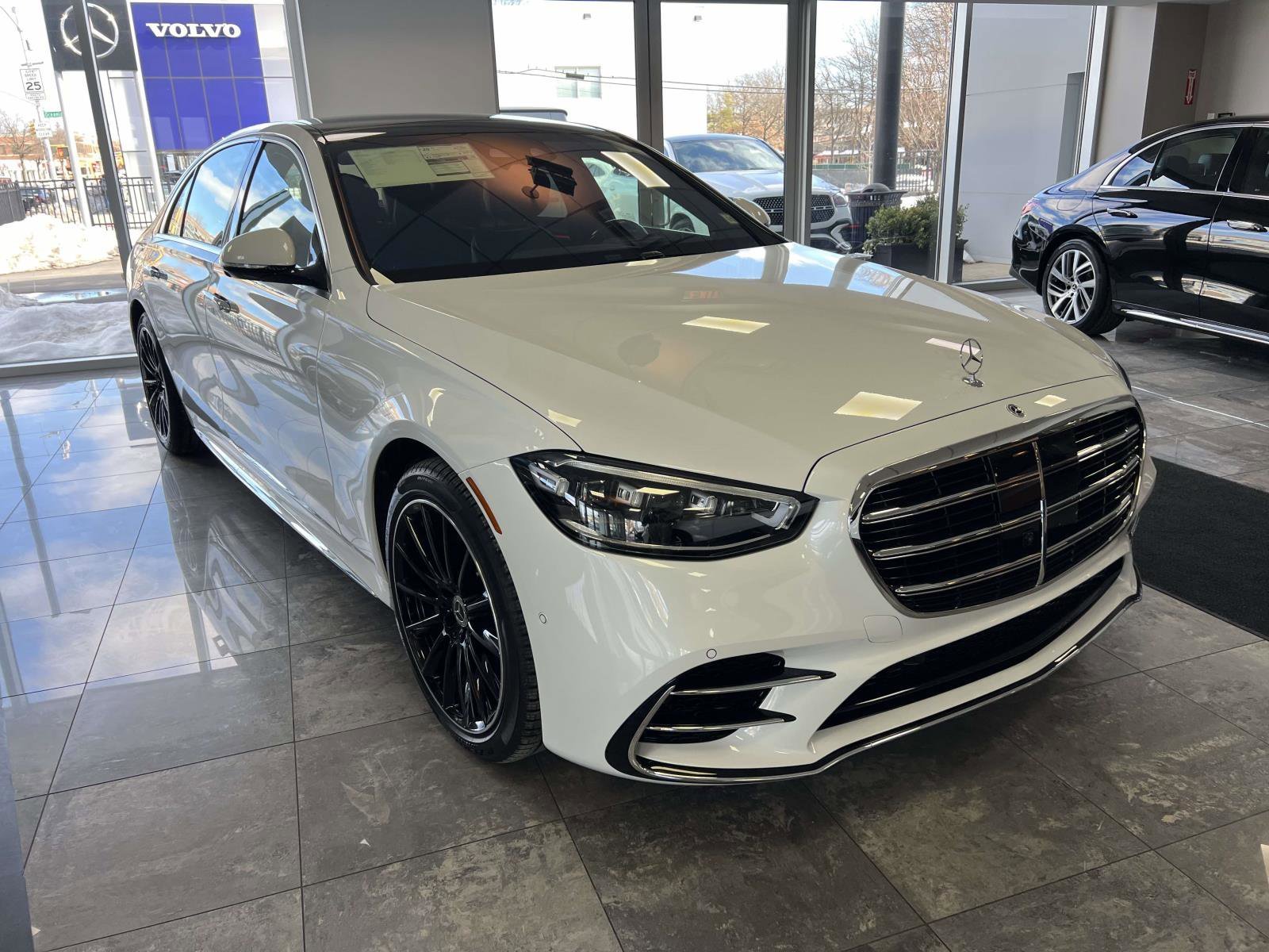 New 2026 MANUFAKTUR Moonlight White Metallic Mercedes-Benz S 580 image 34
