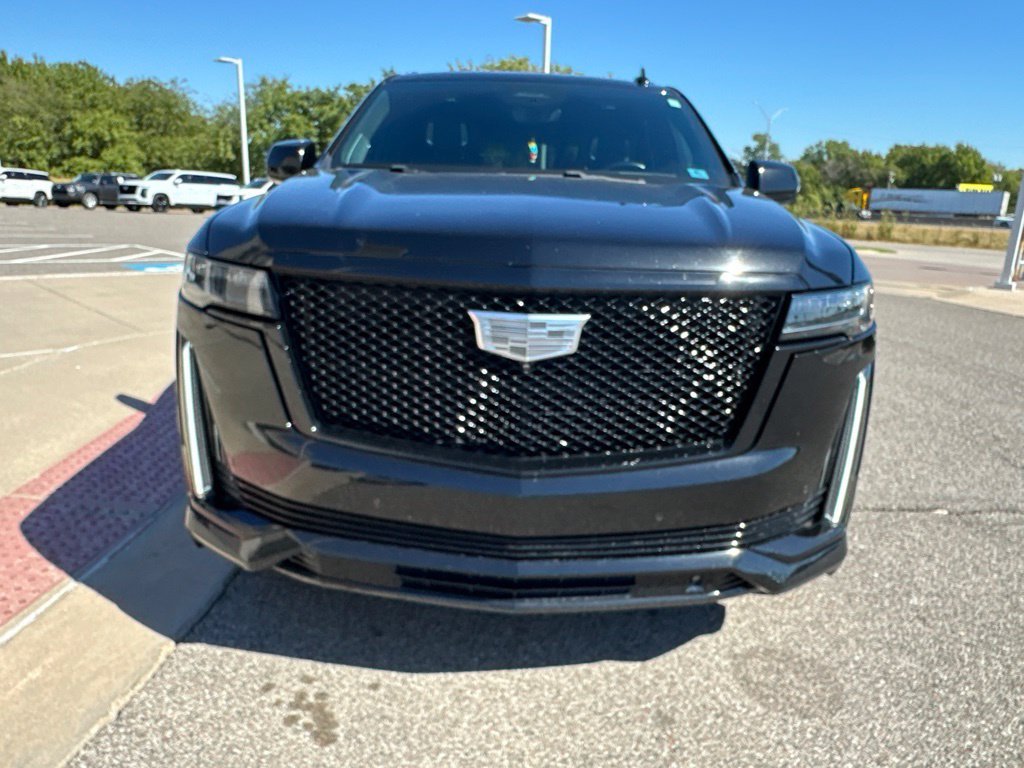 Used 2022 Black Cadillac Sport Platinum image 9