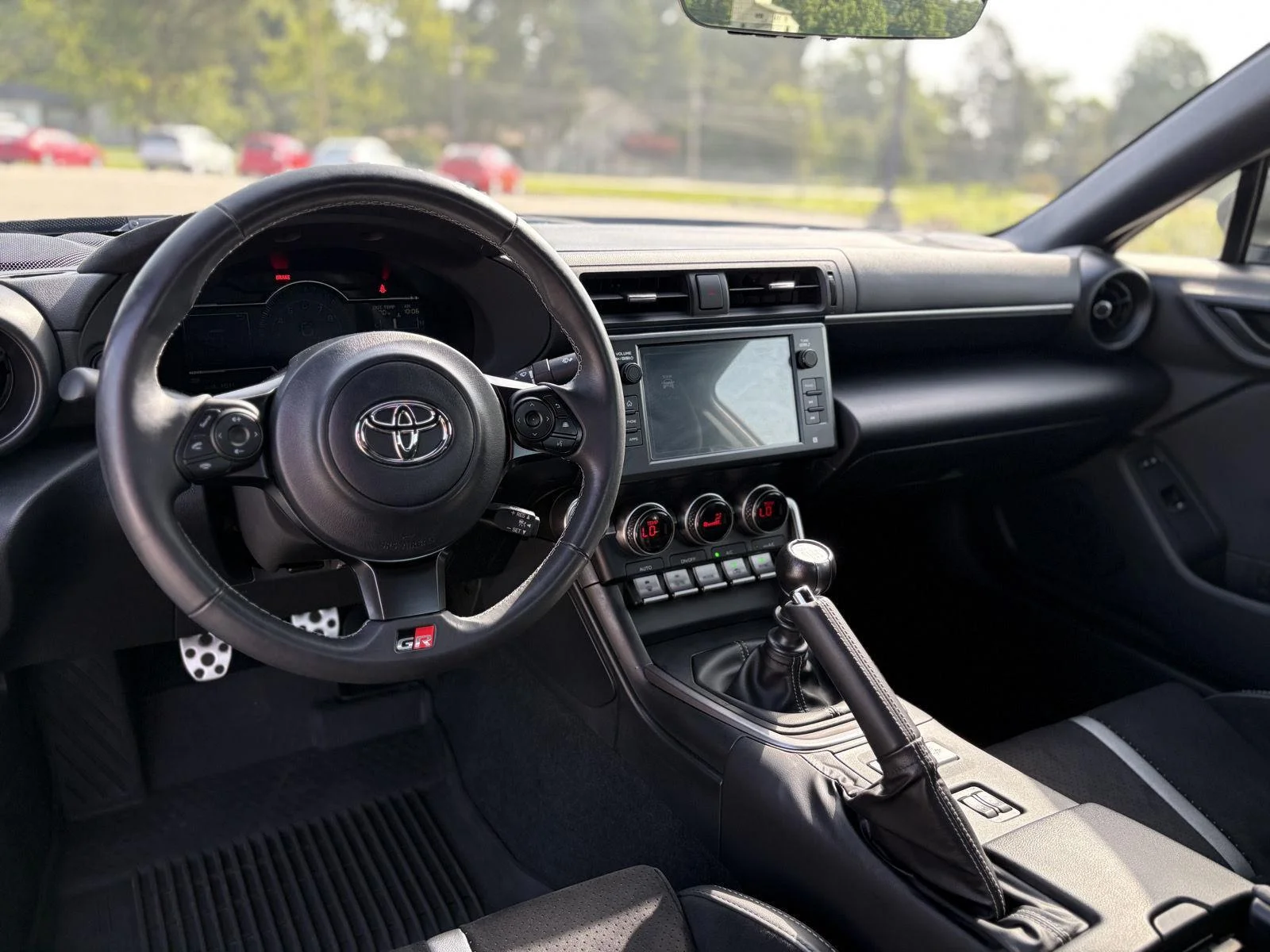 Used 2025 BLACK                     TOYOTA PREMIUM MANUAL image 3